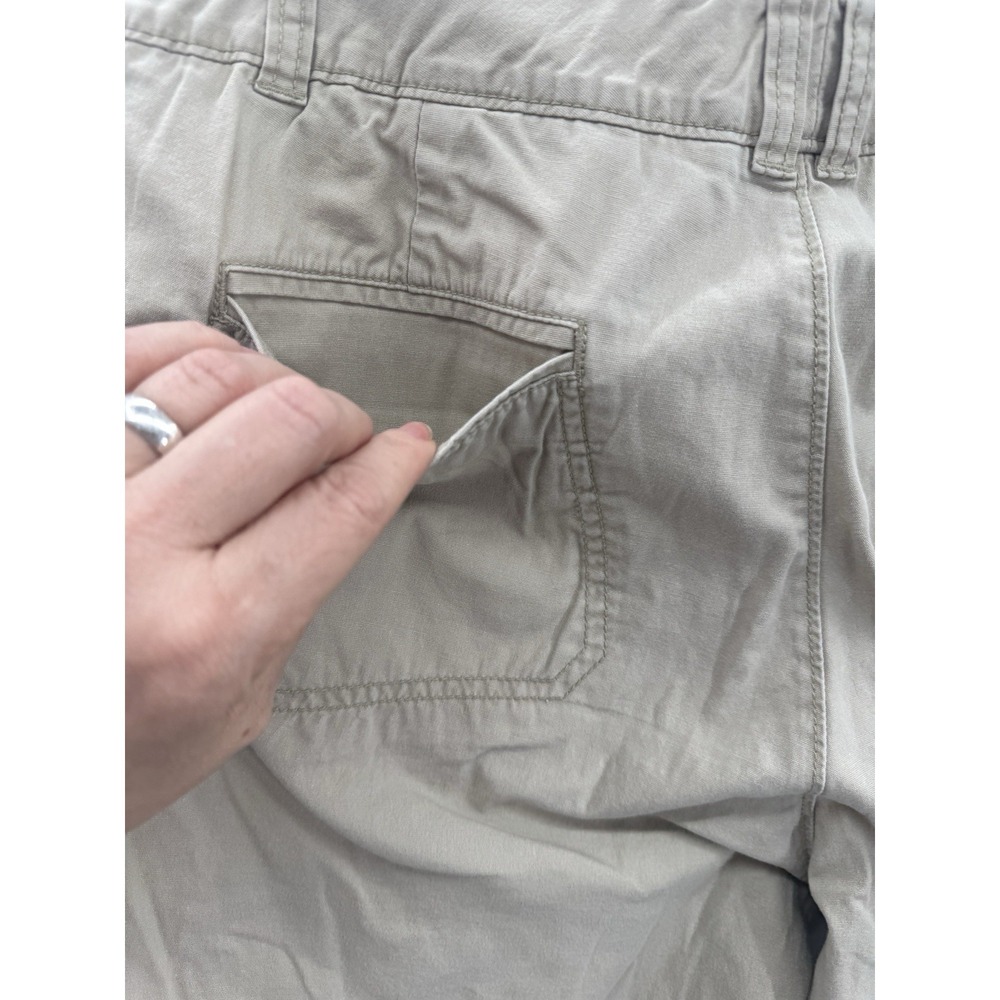 Womens Dockers Midrise Curvy Capris Cargo Pants 12 Khakis Utility Hiking Beachy - Picture 7 of 14